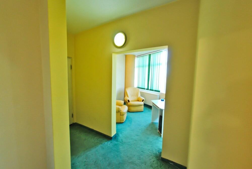 Hotel Magic - City Center Pitesti Exterior photo