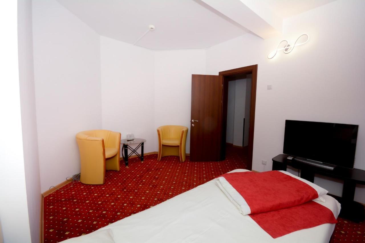 Hotel Magic - City Center Pitesti Exterior photo