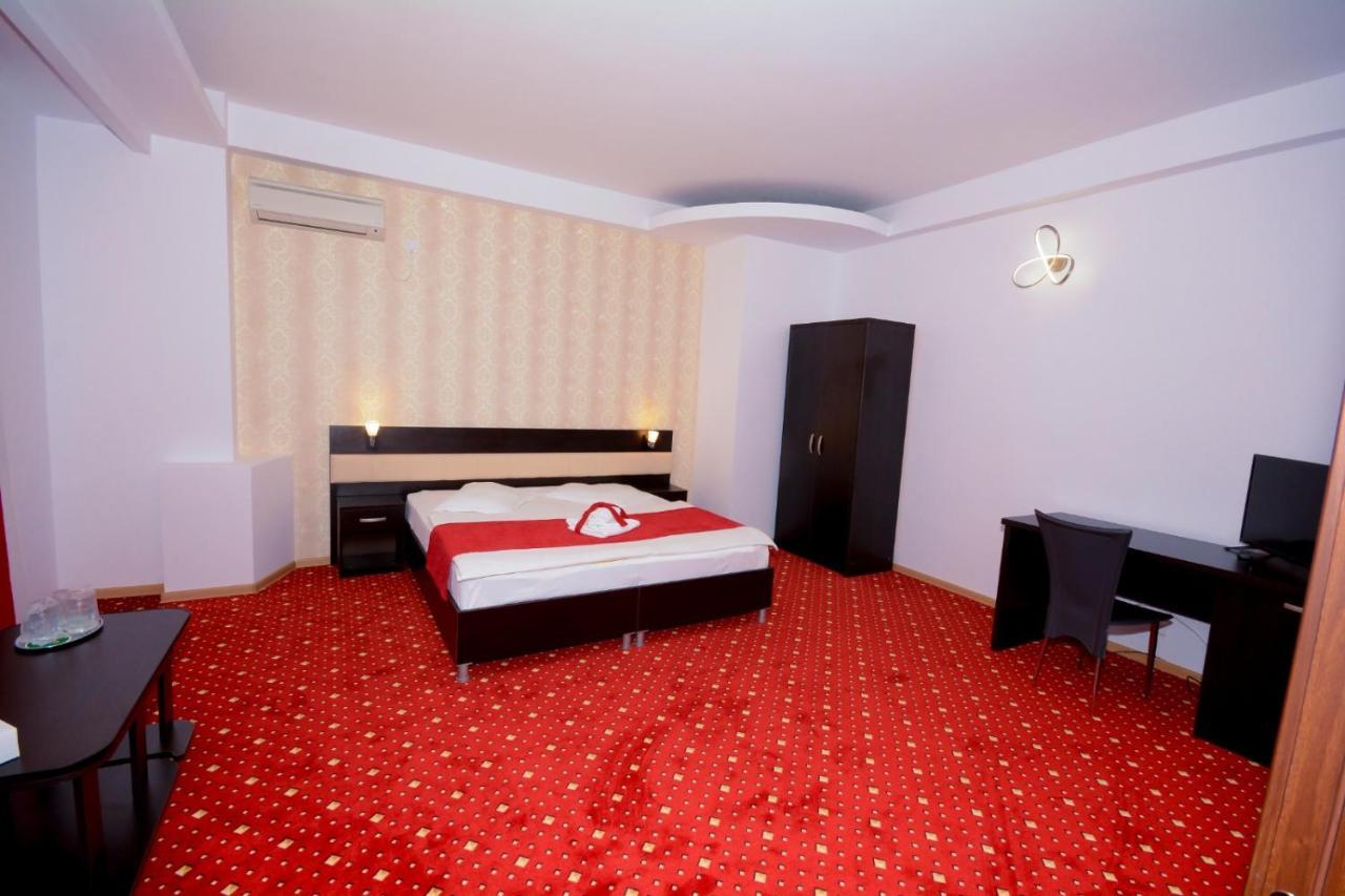 Hotel Magic - City Center Pitesti Exterior photo